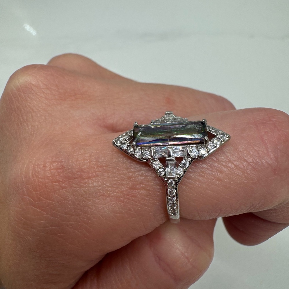 Elegant Silver and Alexandrite Stone Ring